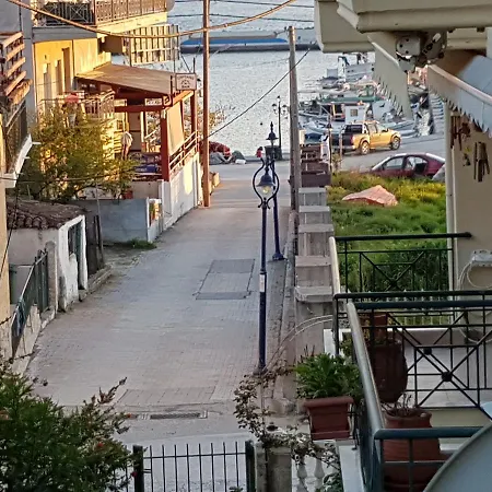 Dina's