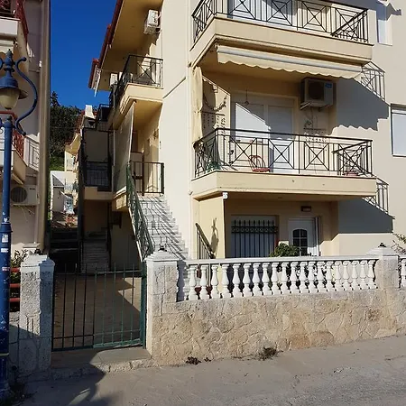 Apartment Dina's *